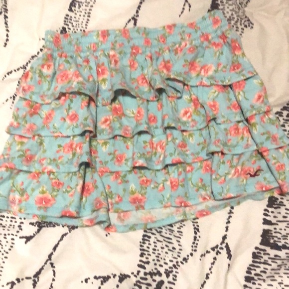 HOLLISTER | XS | Floral Mini Skirt | - Picture 3 of 7